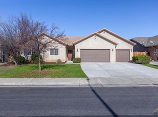 12706 High Country Dr, Bakersfield, CA