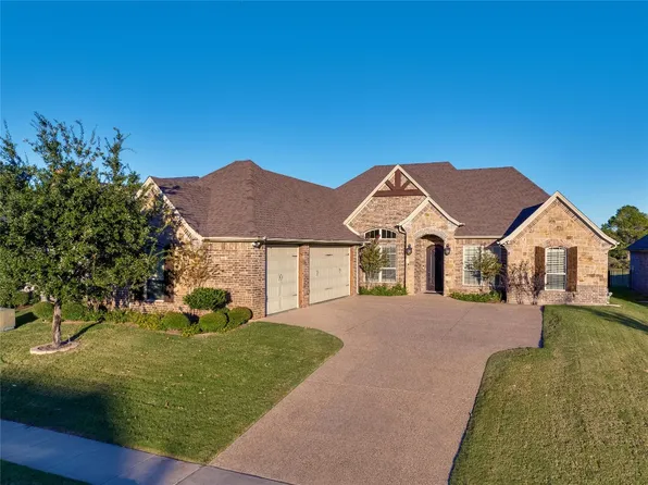 1605 Harbor Lakes Dr, Granbury, TX 76048