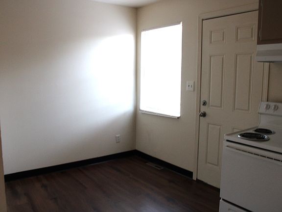 5th image of 4055 Colonial Pl