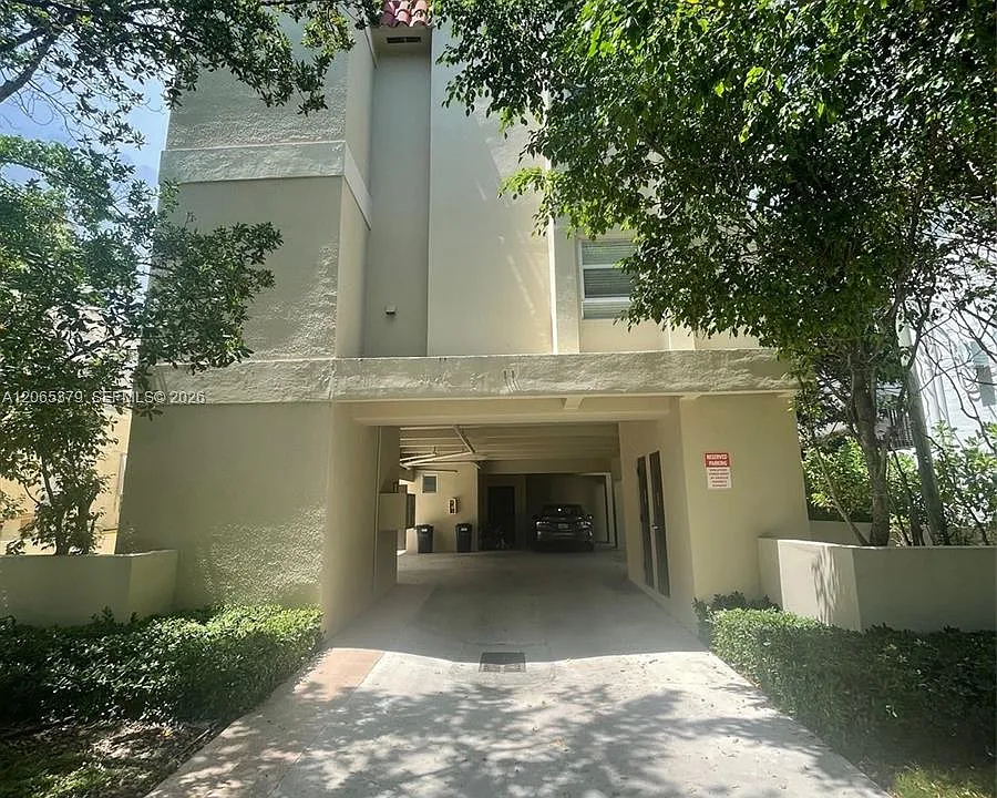 11 Antilla Ave #B