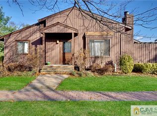 34 Ardsley Ct, East Brunswick, NJ 08816