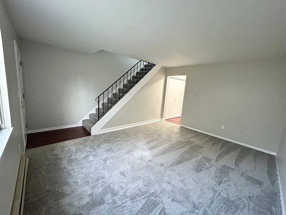 28325 Main St #1