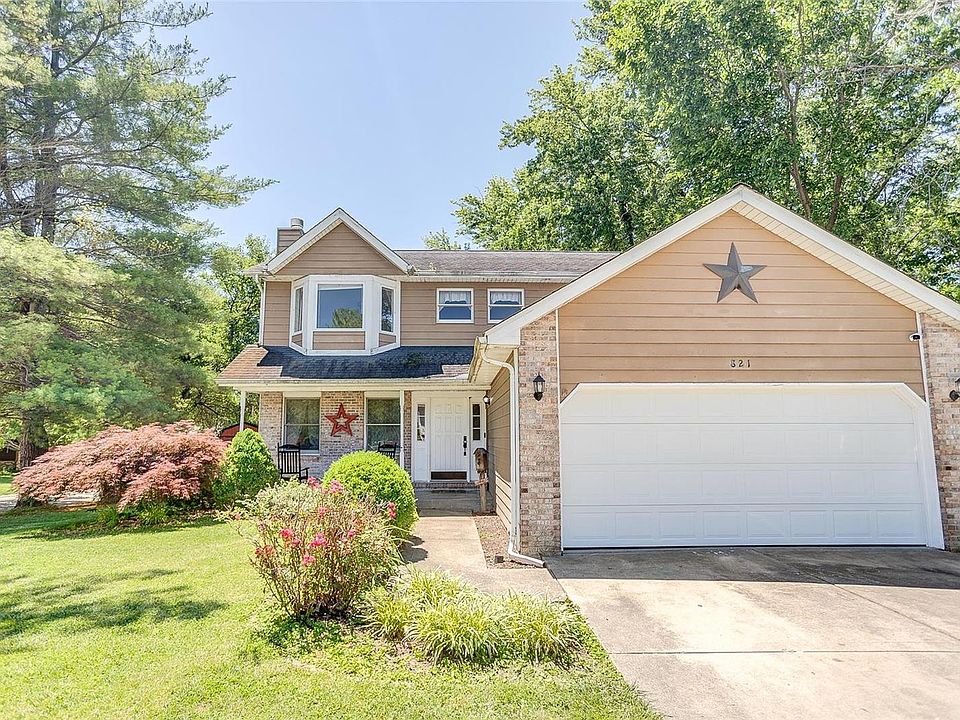1st image of 821 Robert Dr