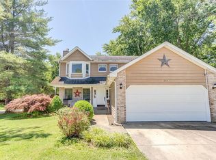 821 Robert Dr, Maryville, IL