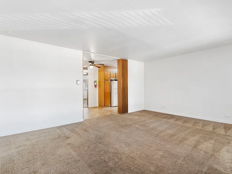 Embassy Apartments — Photo 9