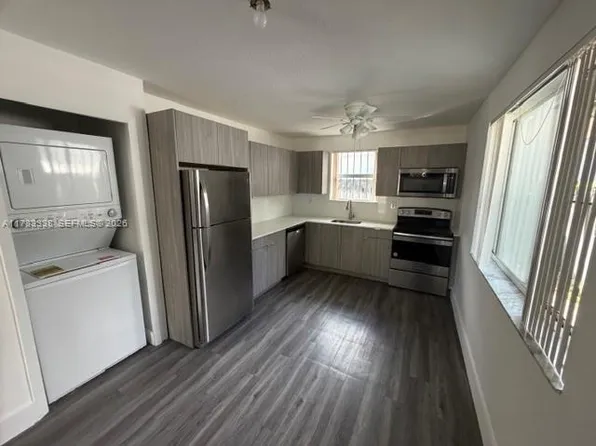 580-590 NW 58th St, Miami, FL 33127