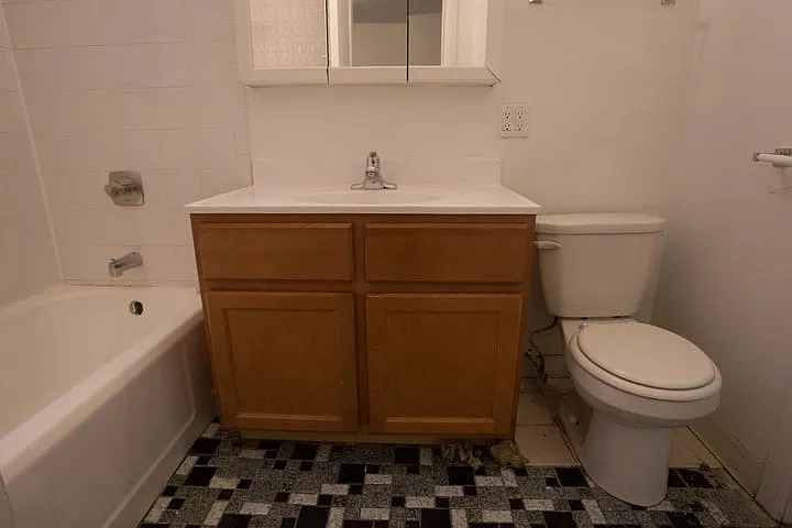 5468-70 S. Hyde Park Boulevard — Photo 11