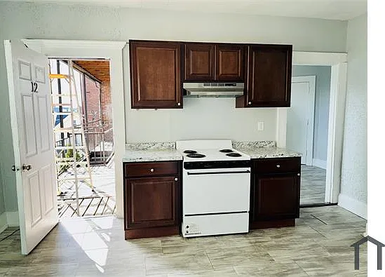 2 bed, 702 sqft, $1,850 — Photo 3