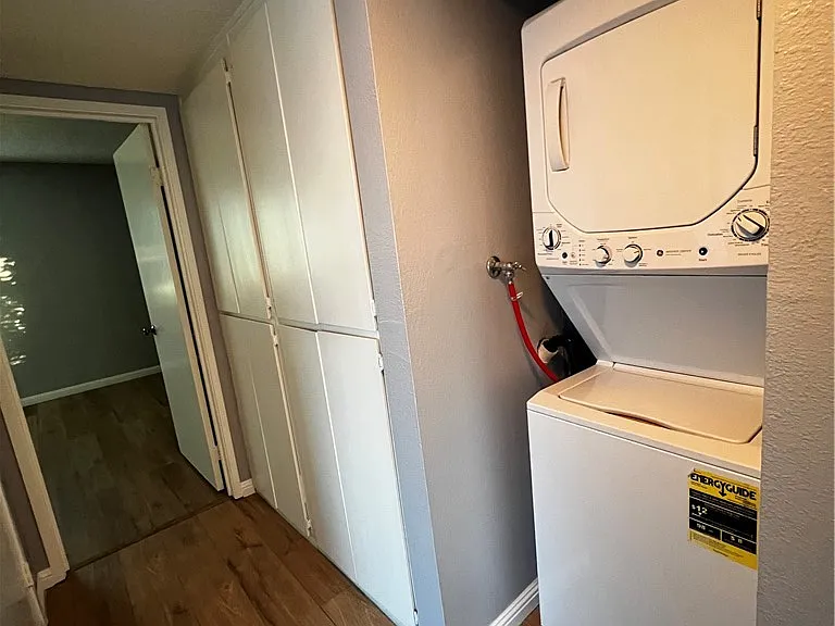 301 Brookside Ln #D — Photo 17