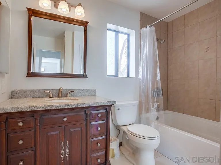 4651 Pico St #111 — Photo 9