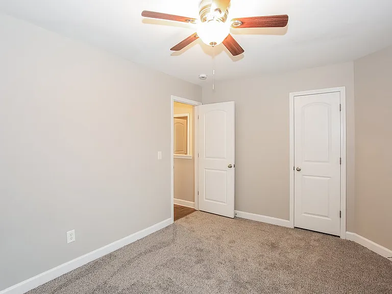 4198 Broadstairs Dr — Photo 16