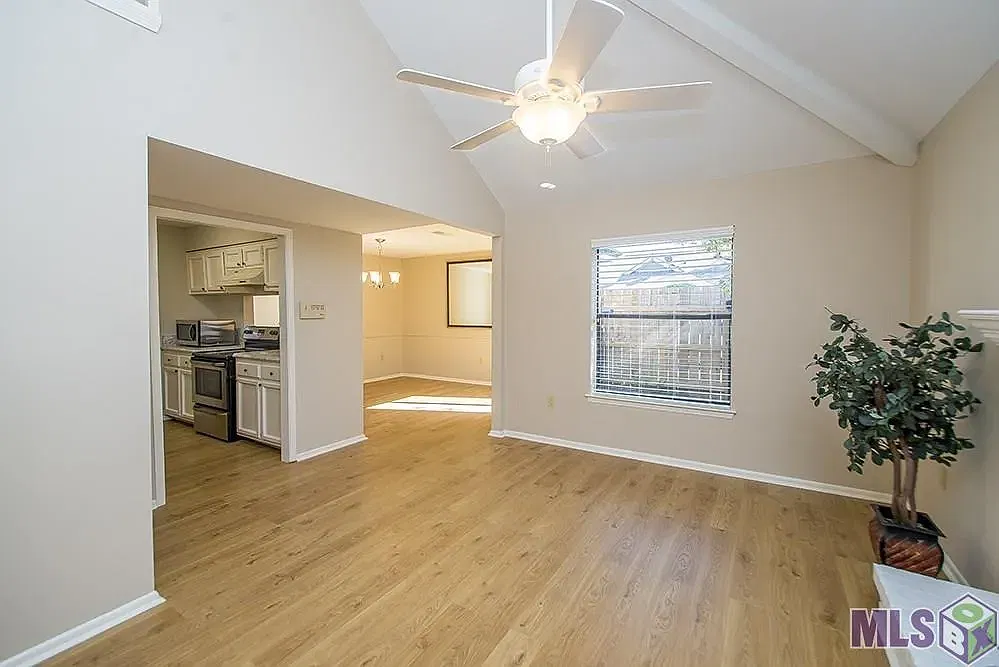 2 bed, 1379 sqft, $1,500 — Photo 3
