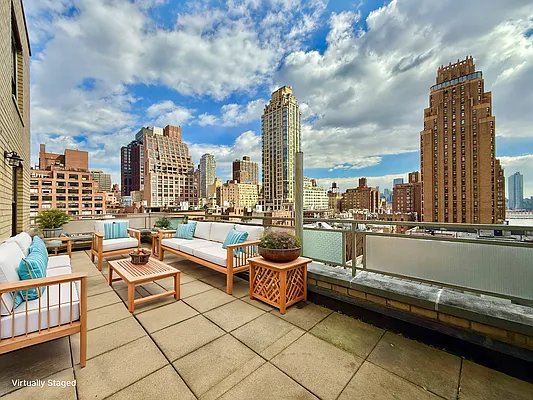 Rented by Manhattan Realty Group | media 4