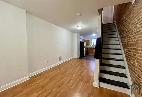 418 N Port St — Photo 9