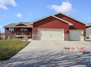 1913 W River Bend St, Brandon, SD 57005