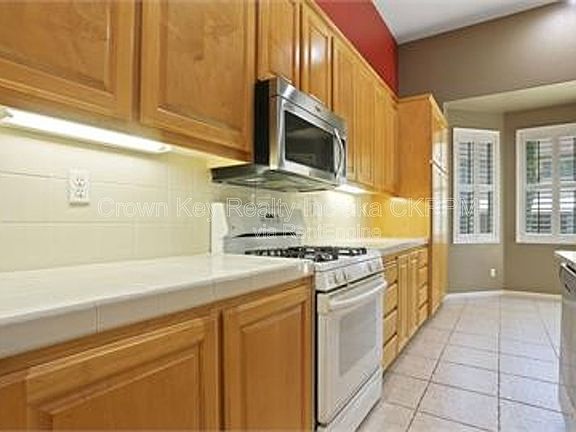 4th image of 1844 Oswego Ct