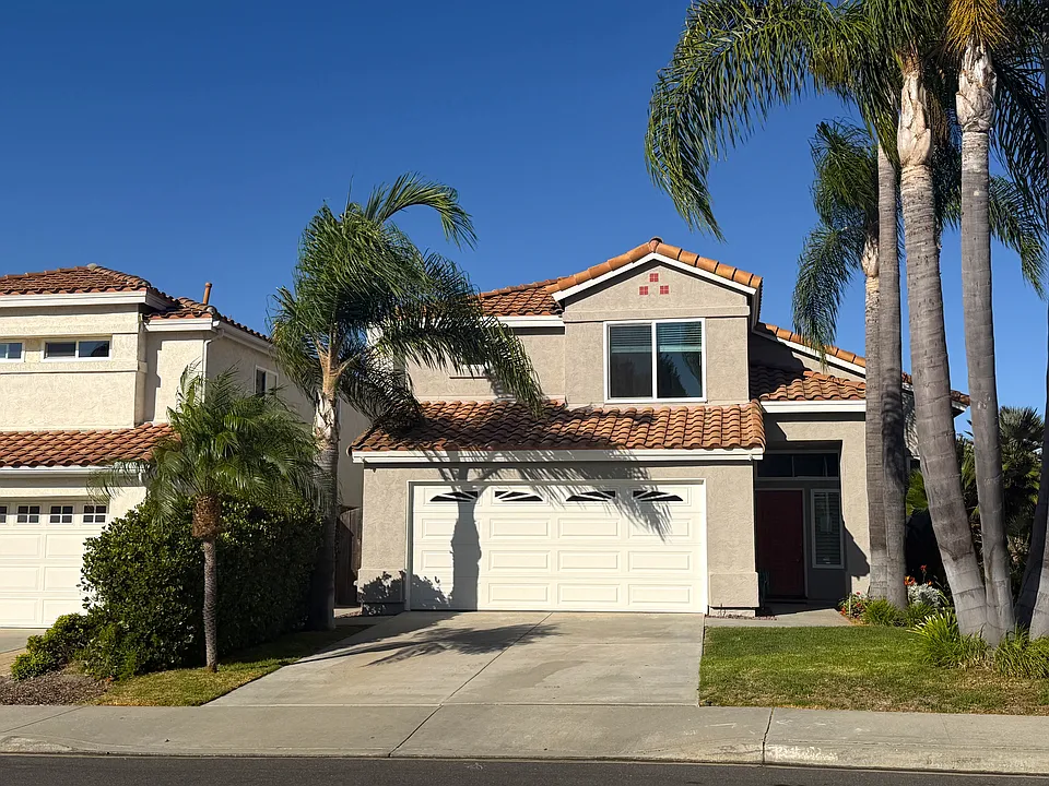 3732 Via Las Villas