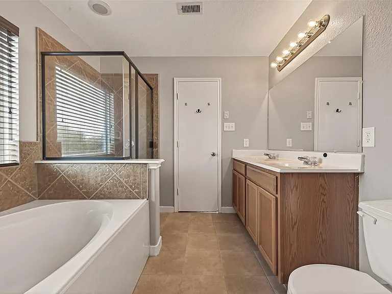 18302 Walden Gate Ln — Photo 37