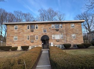 11 Auna Dr APT 10, Brockton, MA 02301