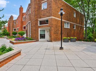 1207 Central St APT A, Evanston, IL 60201