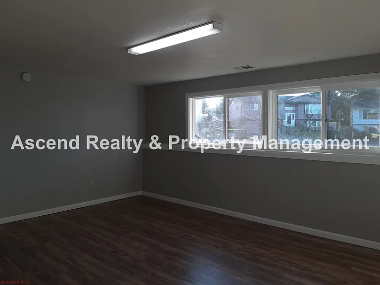 1114 SW Wright Ct — Photo 16