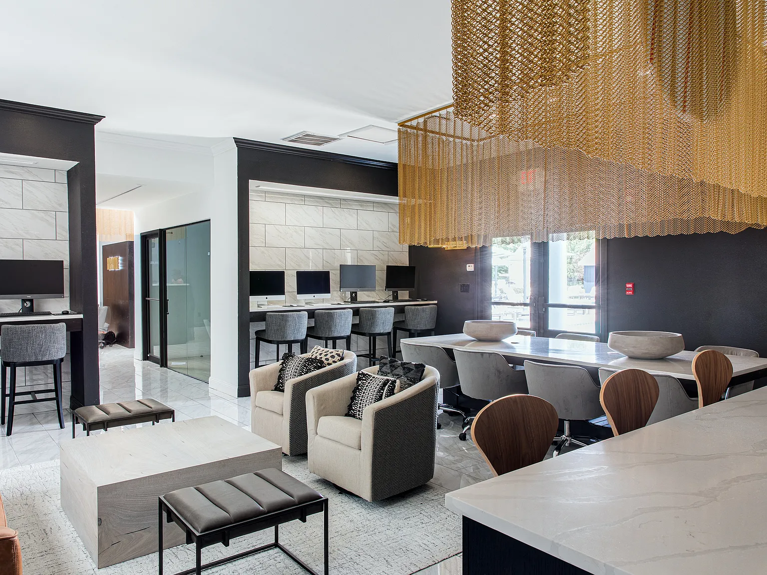 River Pointe Apartments — Photo 1