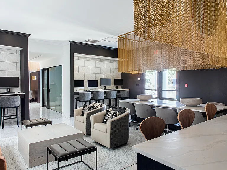 River Pointe Apartments — Photo 1