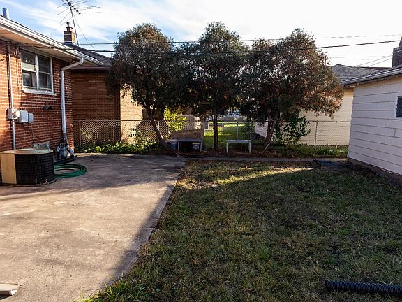 3rd image of 3726 Catalpa St