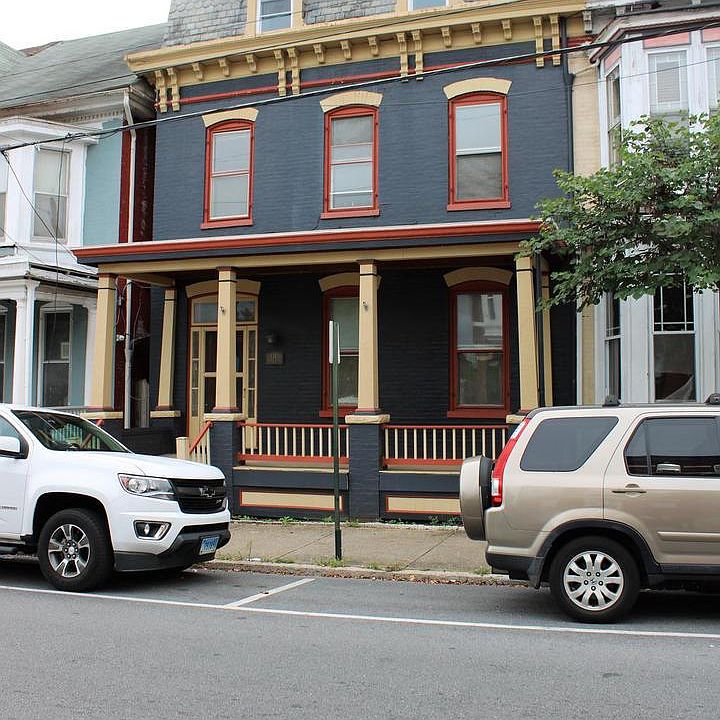 1st image of 138 S Mulberry St