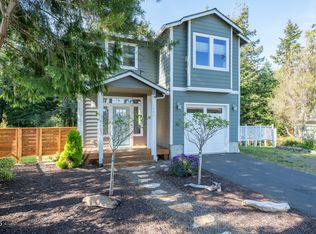 1937 NE 7th Dr, Lincoln City, OR 97367