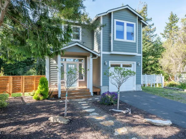 1937 NE 7th Dr, Lincoln City, OR 97367