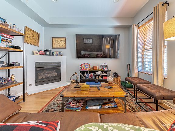 3rd image of 834 W Agatite Ave APT 1S