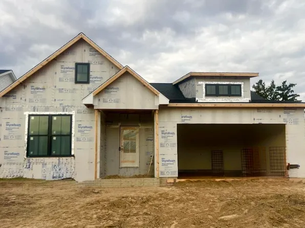 109 Brass Leaf Ct, Midland, MI 48642