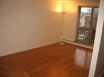 5th image of 142 Kenrick St #T28