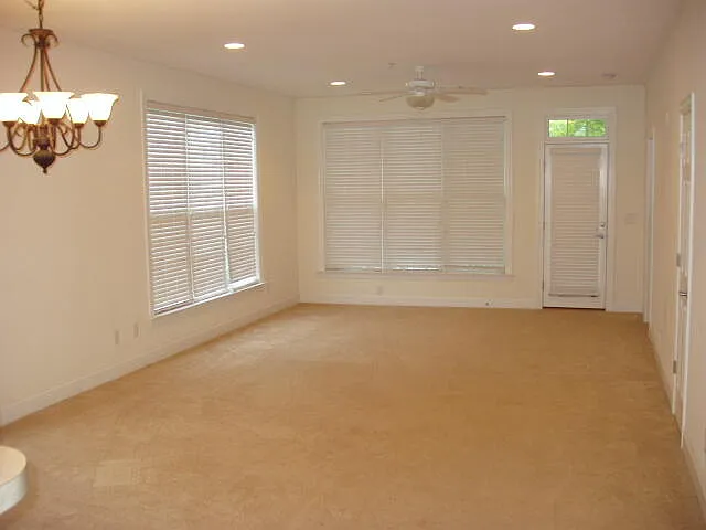 Building Photo - 208 Trillium Ct