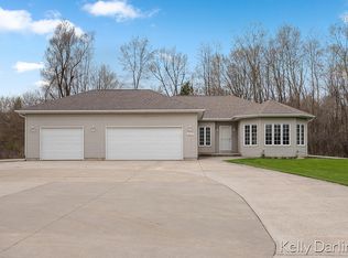 6825 Bushwood Dr SE, Alto, MI 49302