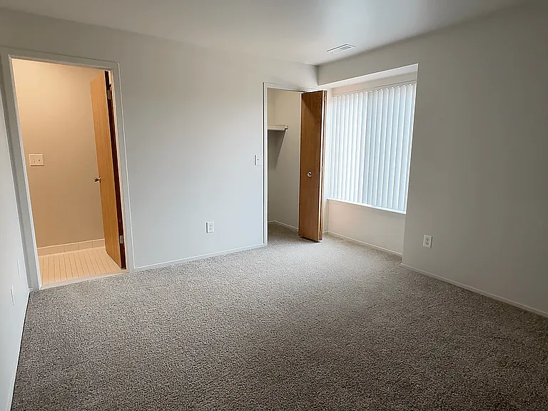 Prentiss Pointe Apartments — Photo 133