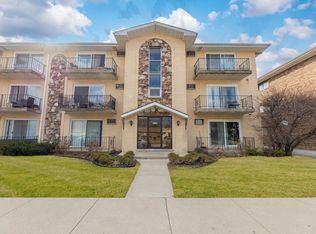 8830 Mobile Ave APT 201, Oak Lawn, IL