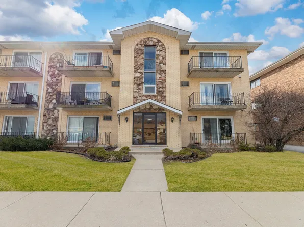8830 Mobile Ave APT 201, Oak Lawn, IL 60453