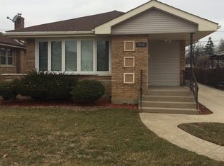 7012 W Howard St, Niles, IL 60714