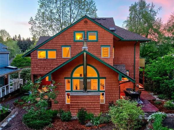 9071 Matthews Avenue NE, Seattle, WA 98115