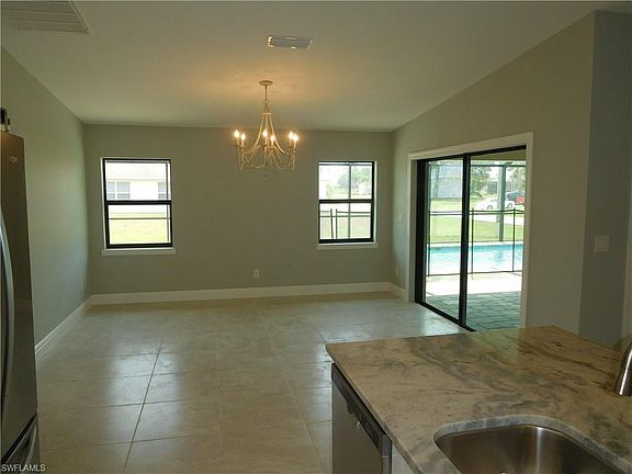 5th image of 3613 SW 15th Ave