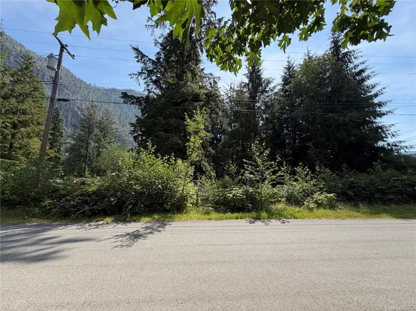 609 Keno Cres, Zeballos, BC V0P 2A0
