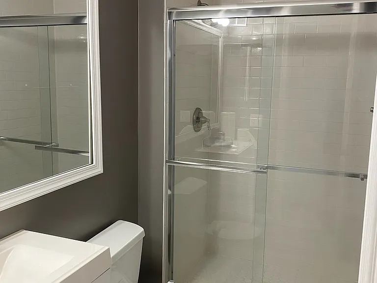 Hallway full bath