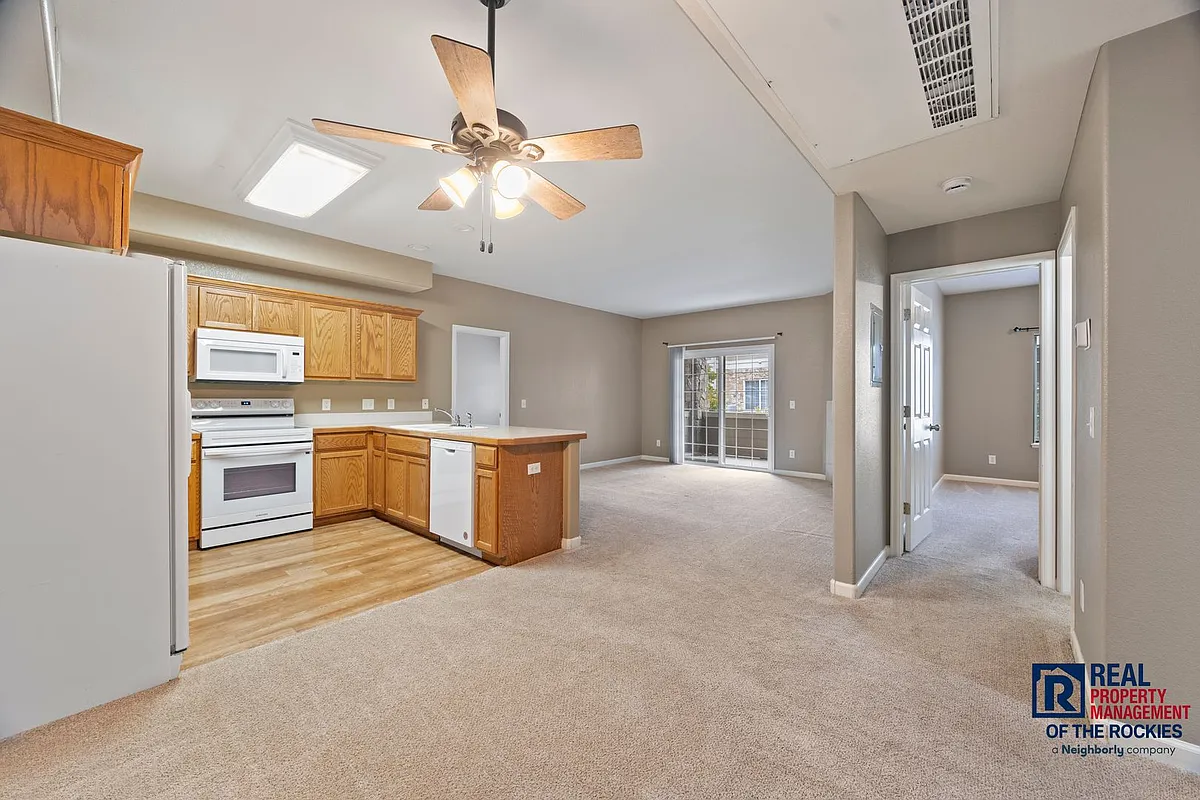 Building Photo - 1280 Lake Cir #11C