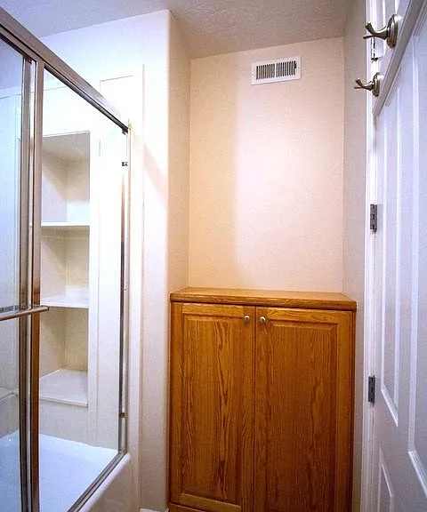 272 W 400 N — Photo 33