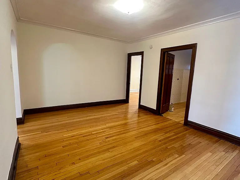 dining room (angle 2)
