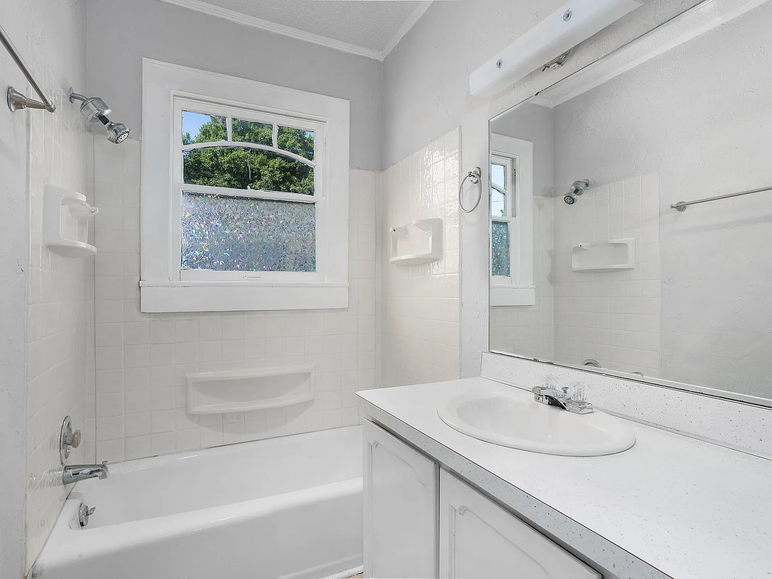 2 bed, 1422 sqft, $1,895 — Photo 4