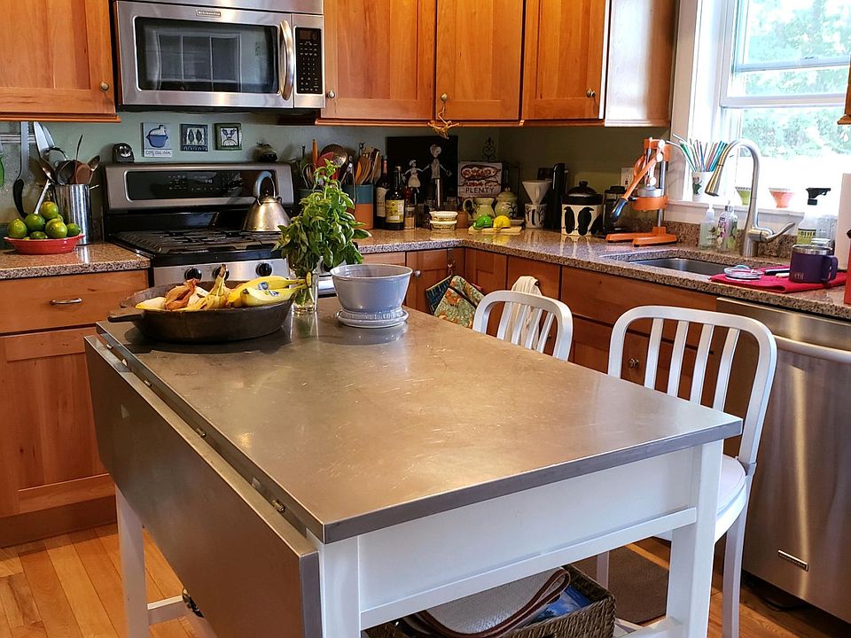 1st image of 12 Cottage Ct