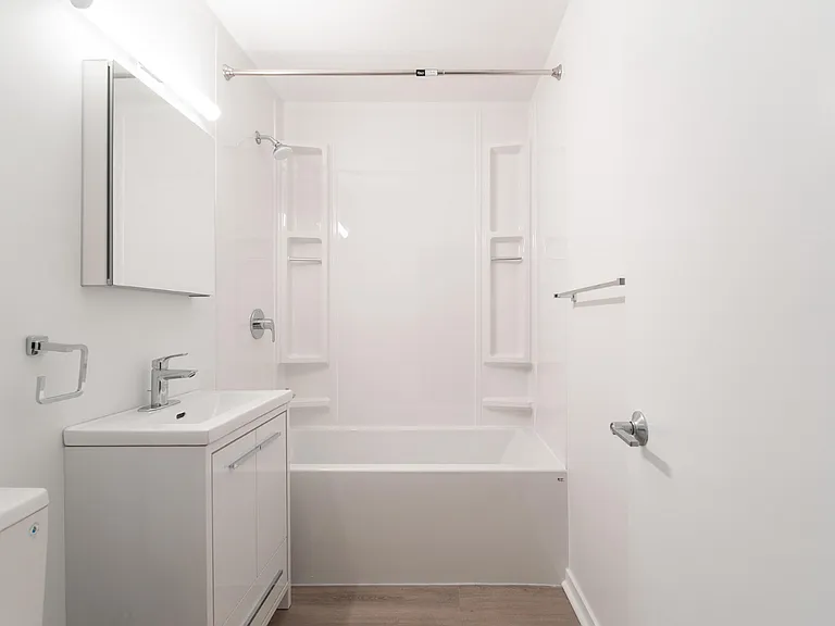 311 Stradbrook Ave #11 — Photo 2